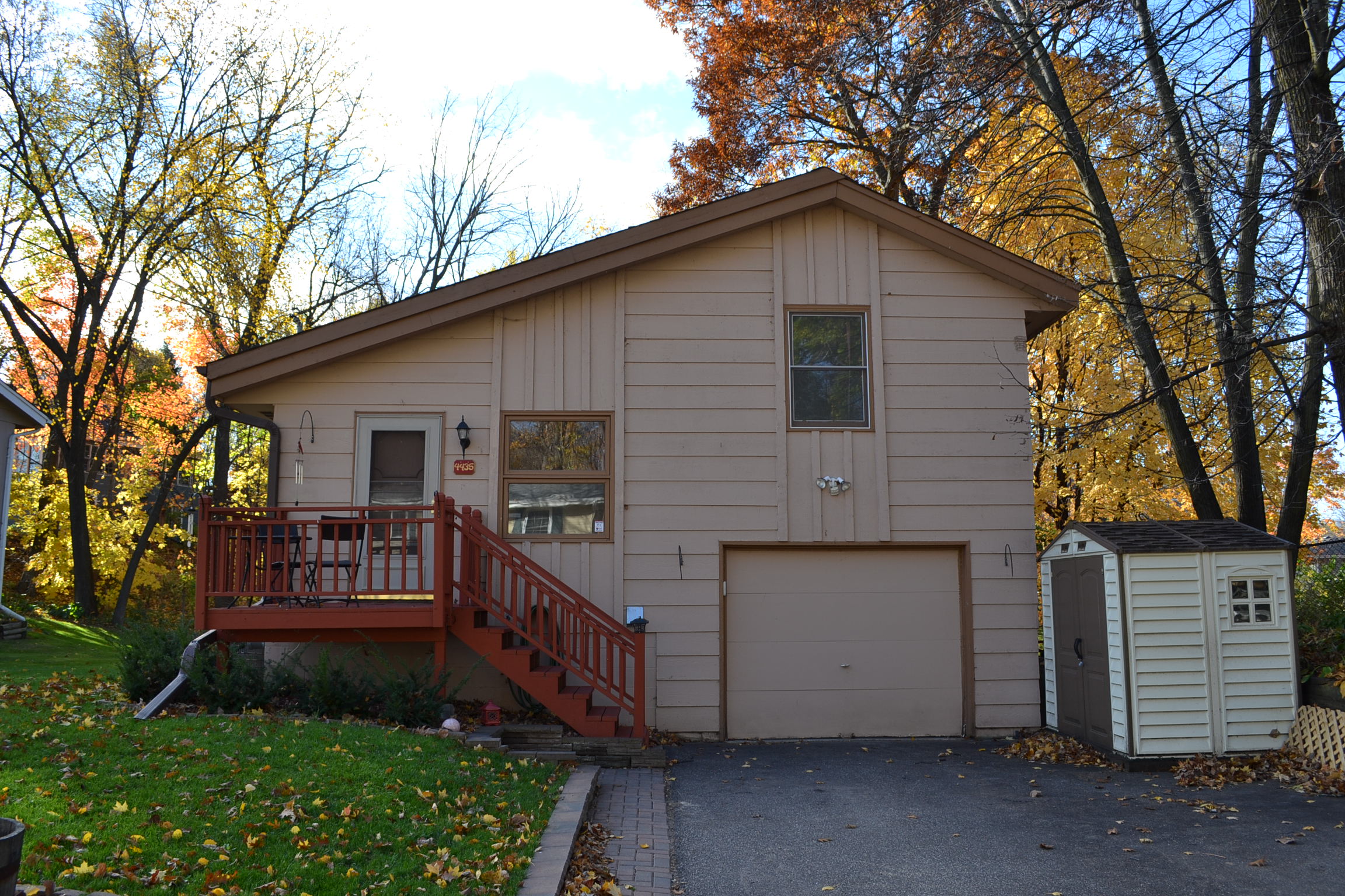 Starter home in Mound